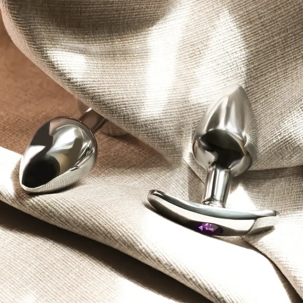 PLUG INOX NHÉT HẬU MÔN CHUÔI LƯỠI LIỀM - NHỎ GỌN & SANG TRỌNG