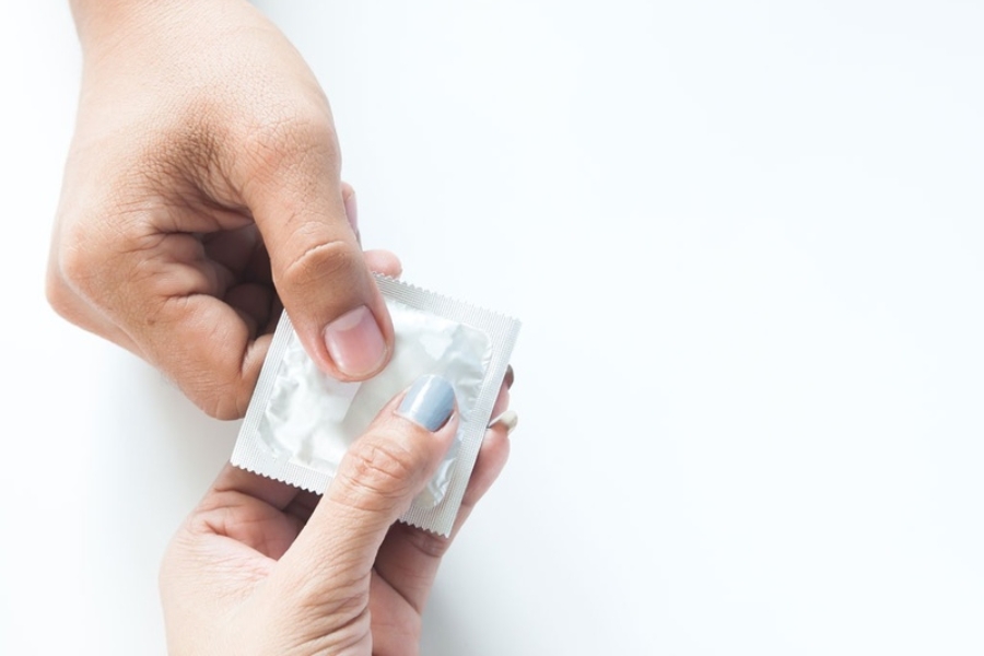 Hướng dẫn sử dụng bao cao su đúng cách cho người mới